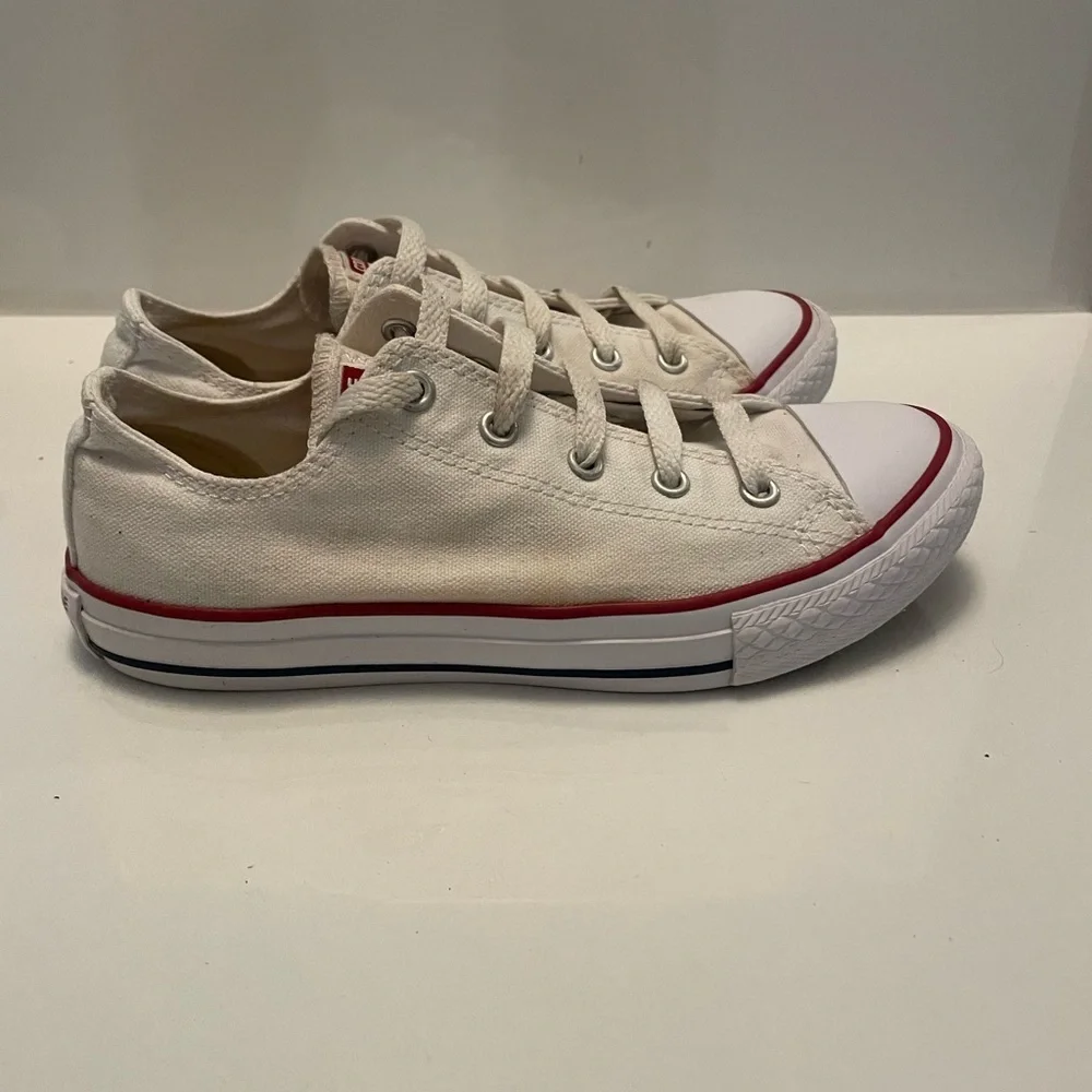 Converse White and Red Sneakers Classic Canvas Design size 3